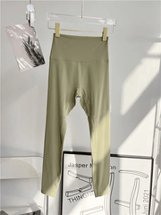 Alianna Checkered Pattern Fitness Outfit