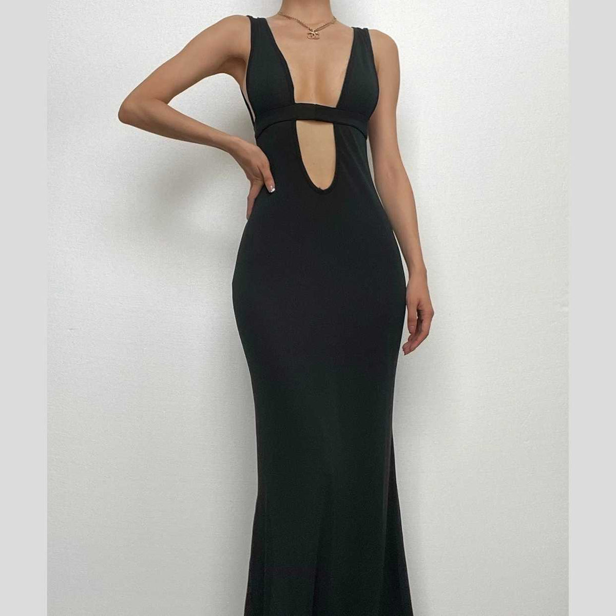 Sleeveless low cut hollow out solid backless maxi dress