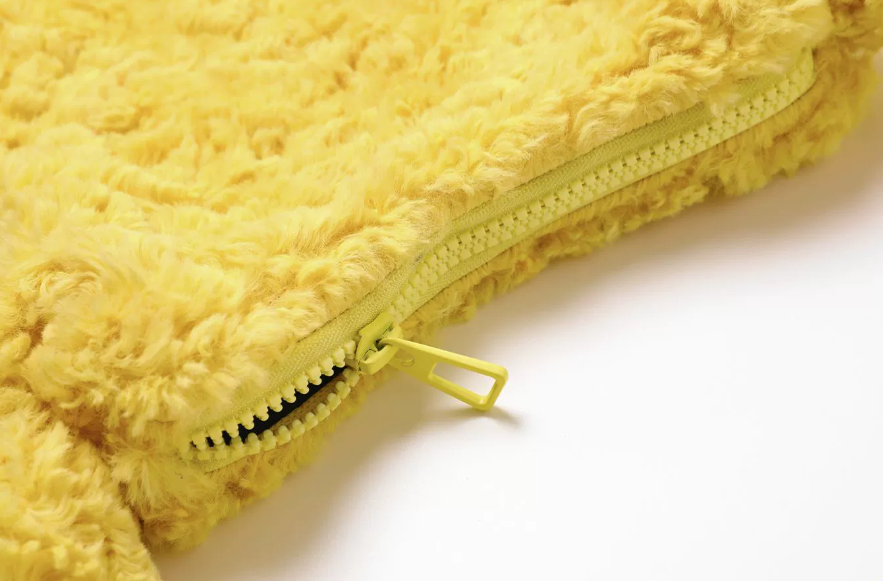Star solid fluffy knotted zip-up bag