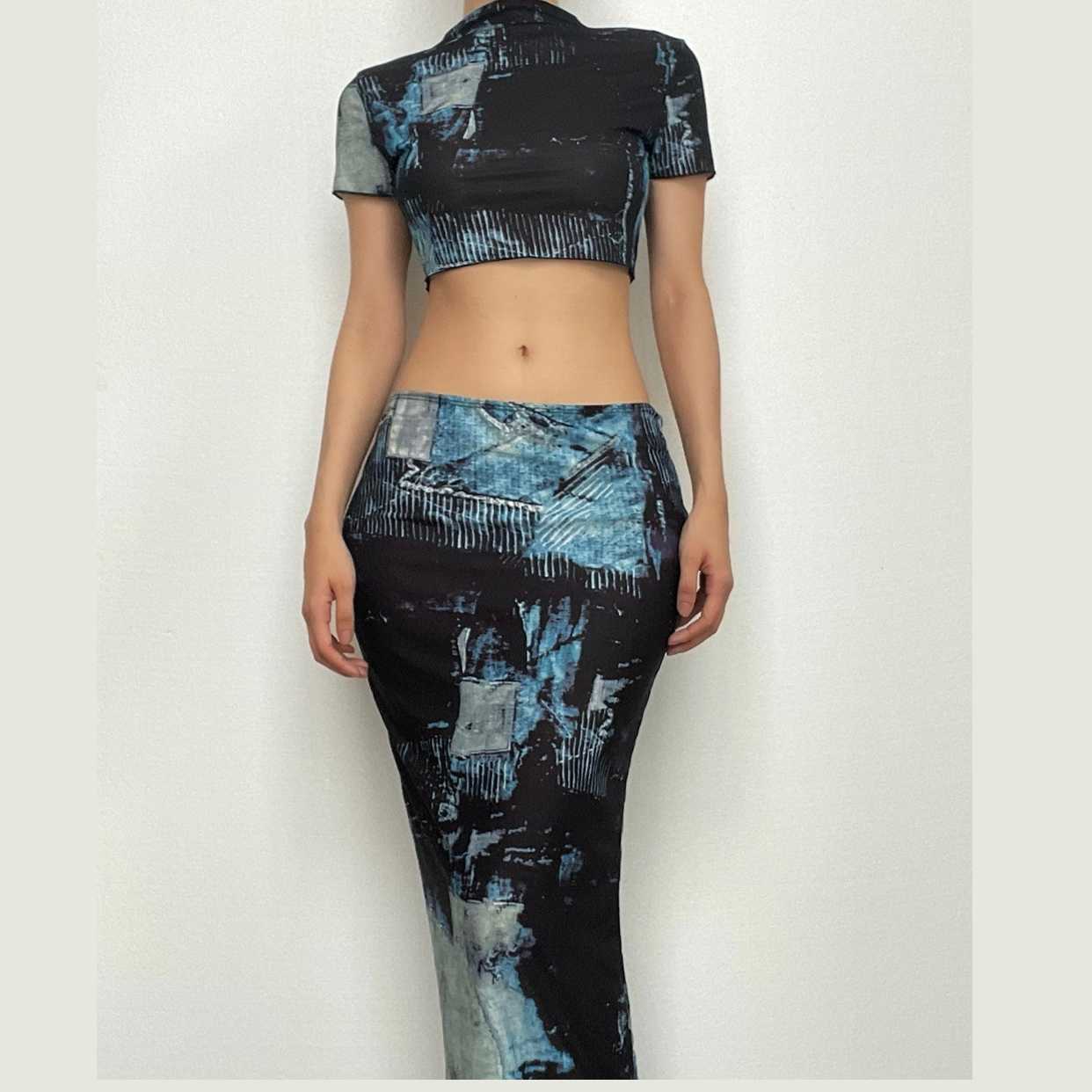 Short sleeve high neck contrast print maxi skirt set