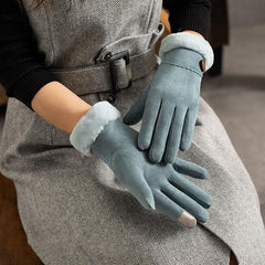 Touch screen windproof fluffy button gloves