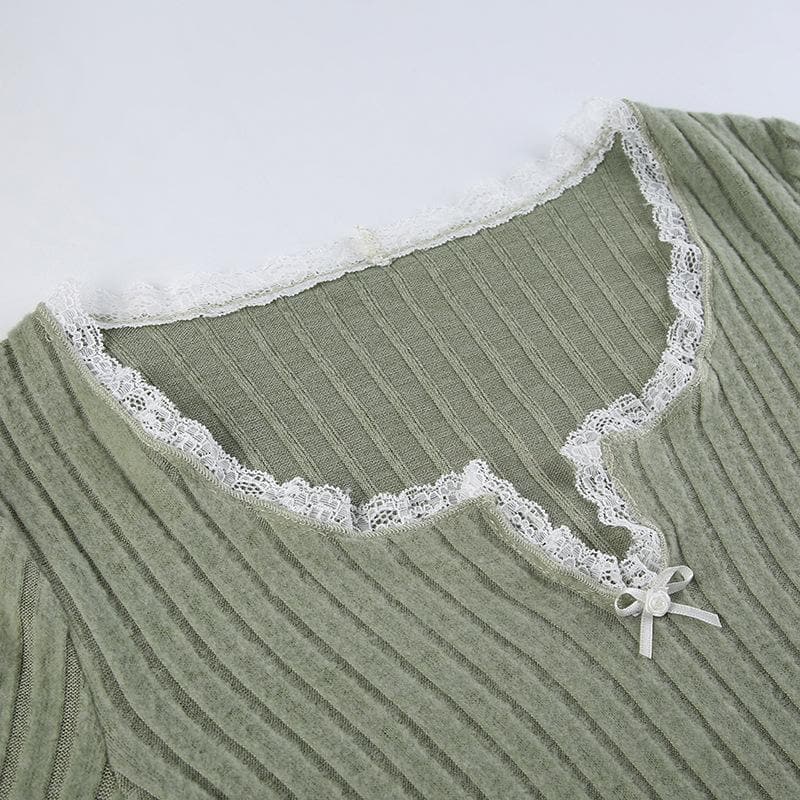 Textured lace hem contrast long sleeve notch neck slit crop top