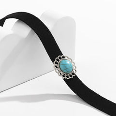Stone pendant velvet choker necklace
