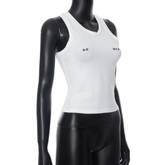 Sleeveless "no bra" pattern solid u neck top