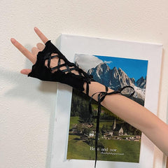 Ruffle lace up solid gloves