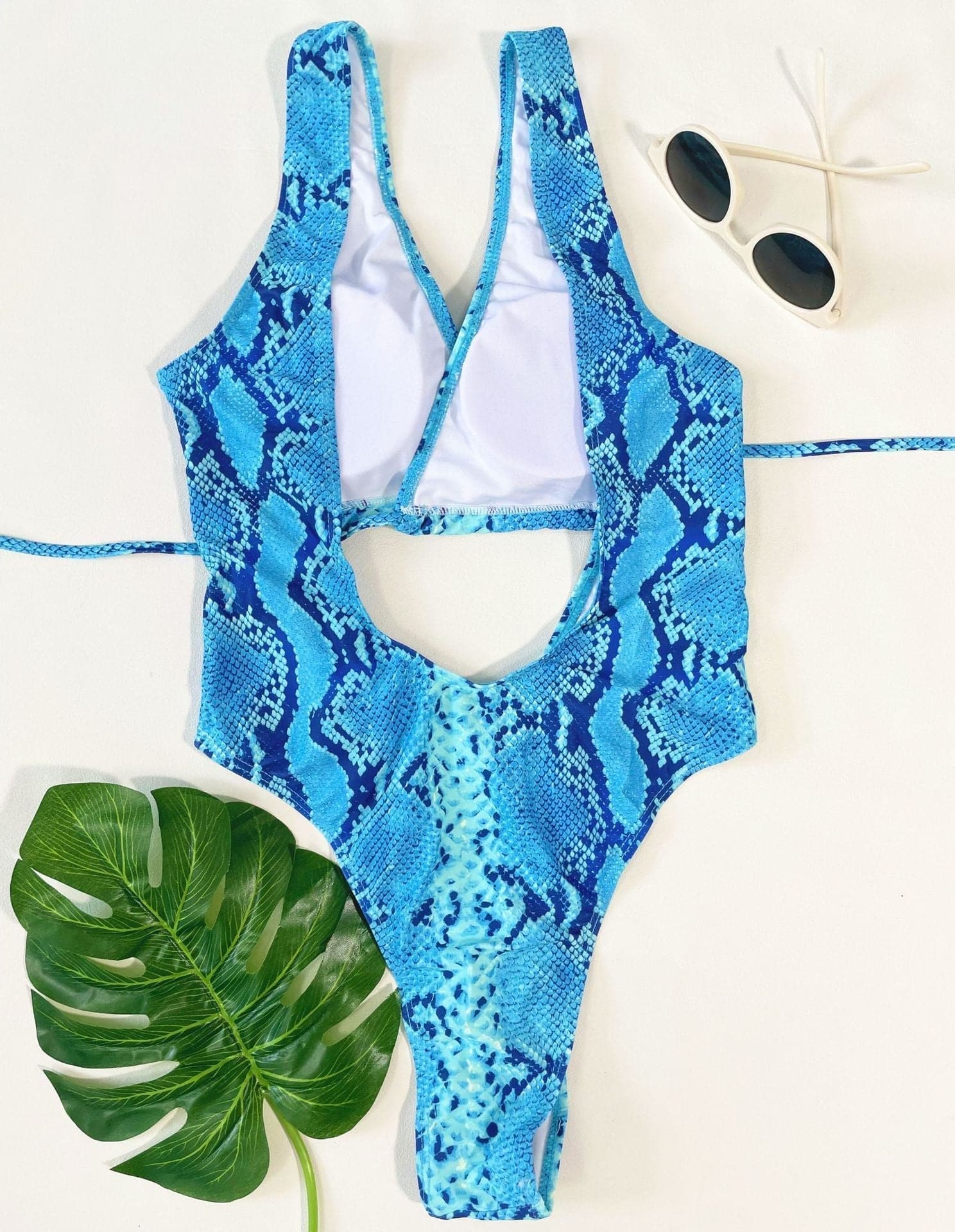 Contrast hollow out padded one piece swimwear