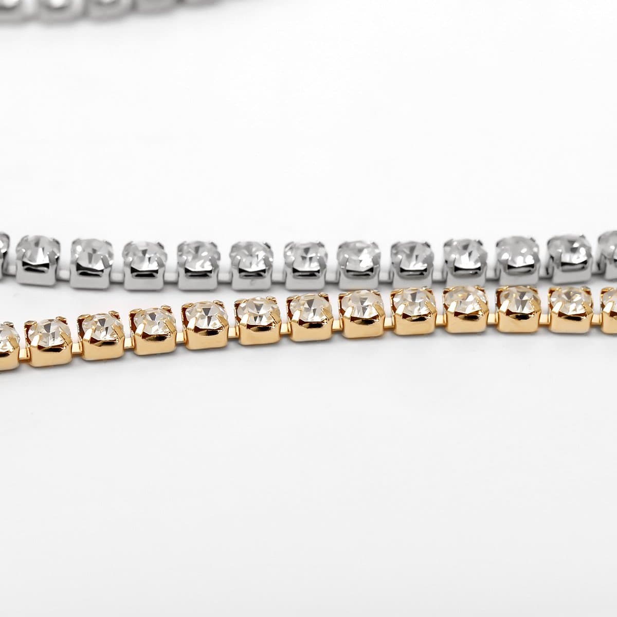 Cross pendant rhinestone necklace