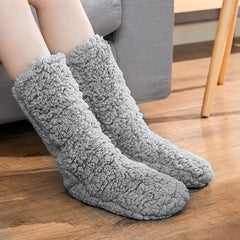 Warm fluffy solid medium socks